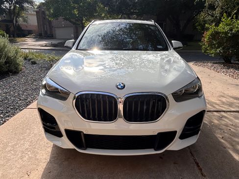 Used 2020 BMW X1 sDrive28i w/ M Sport Package image 2