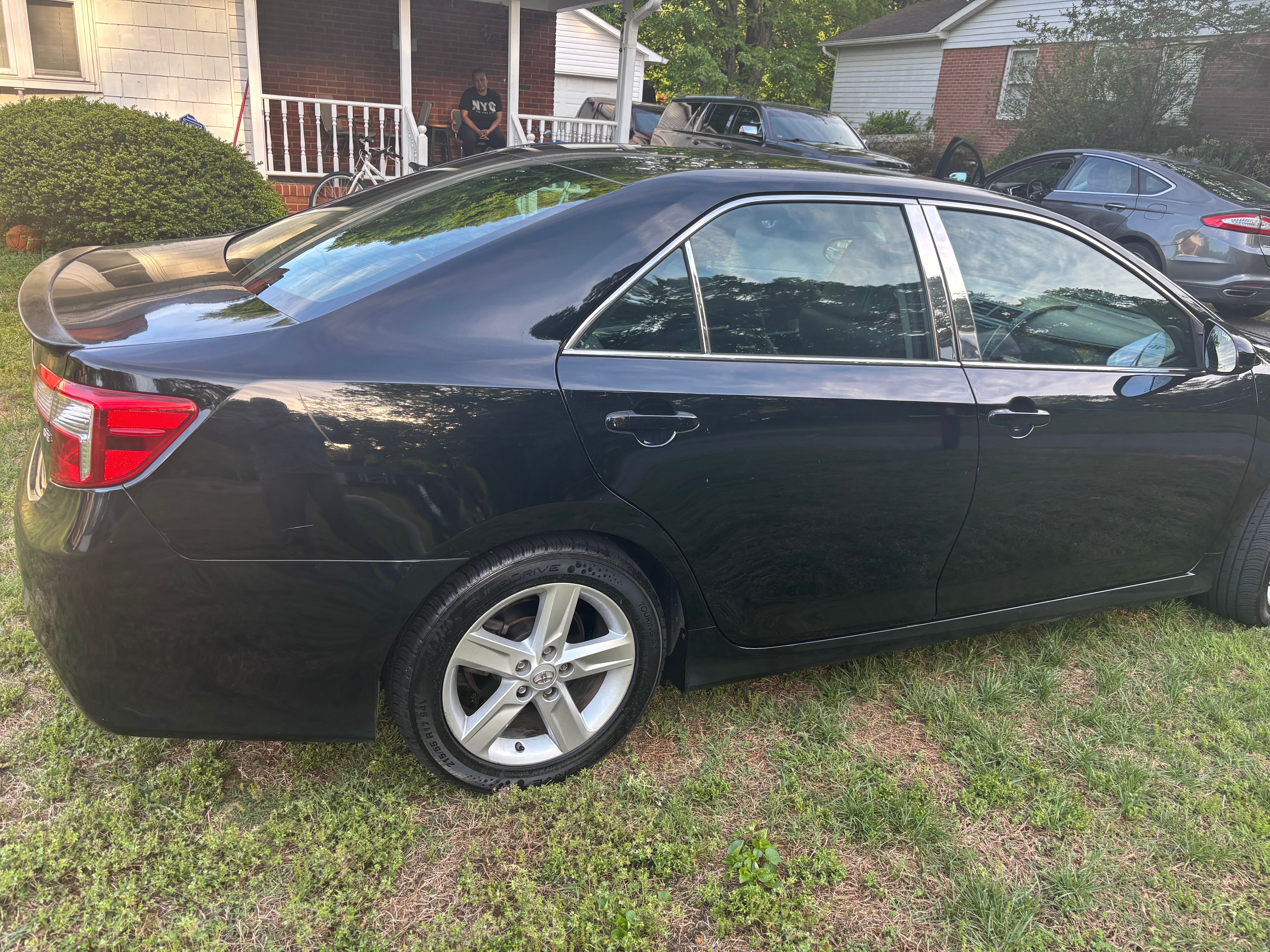 Used 2013 Toyota Camry SE FWD image 11