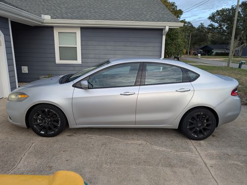 Used 2013 Dodge Dart Limited w/ Technology Group image 8