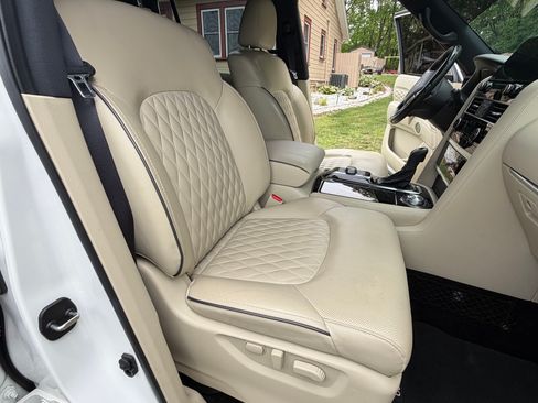 Used 2024 INFINITI QX80 Sensory AWD/4WD image 19