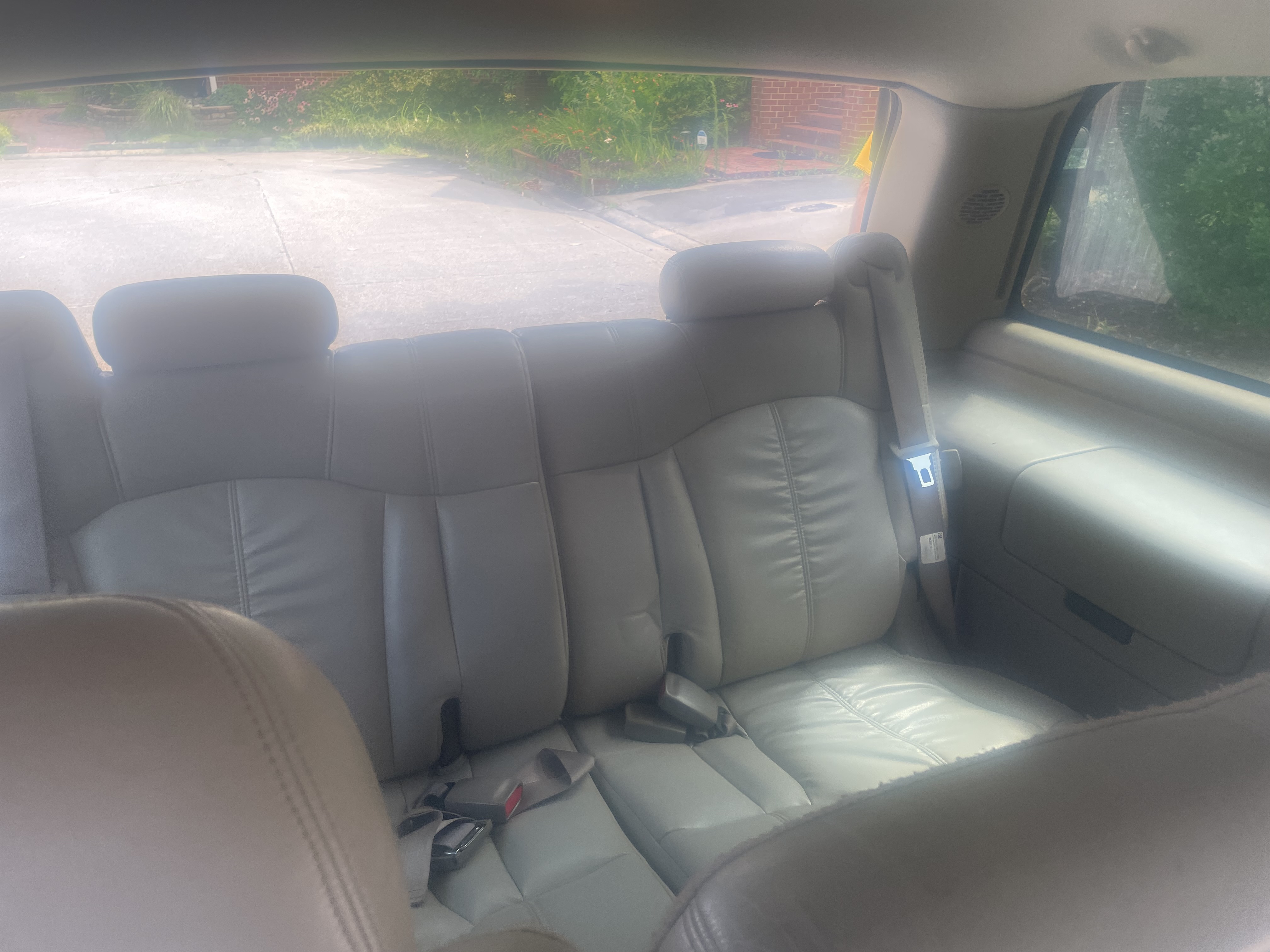 Used 2001 Chevrolet Tahoe LT w/ LT Preferred Equipment Group AWD/4WD image 11