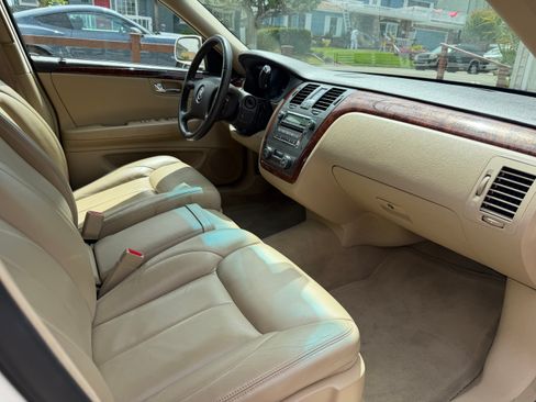 Used 2007 Cadillac DTS w/ Sun And Sound Package FWD image 10