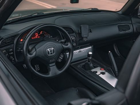 Used 2005 Honda S2000 image 12