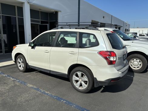 Used 2016 Subaru Forester 2.5i w/ Alloy Wheel Package image 2
