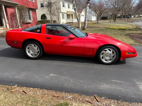 Used 1996 Chevrolet Corvette Coupe RWD image 1