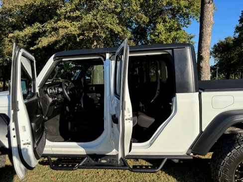 Used 2022 Jeep Gladiator Sport w/ Trailer Tow Package image 10