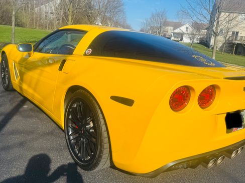 Used 2005 Chevrolet Corvette Coupe w/ Preferred Equipment Group image 9