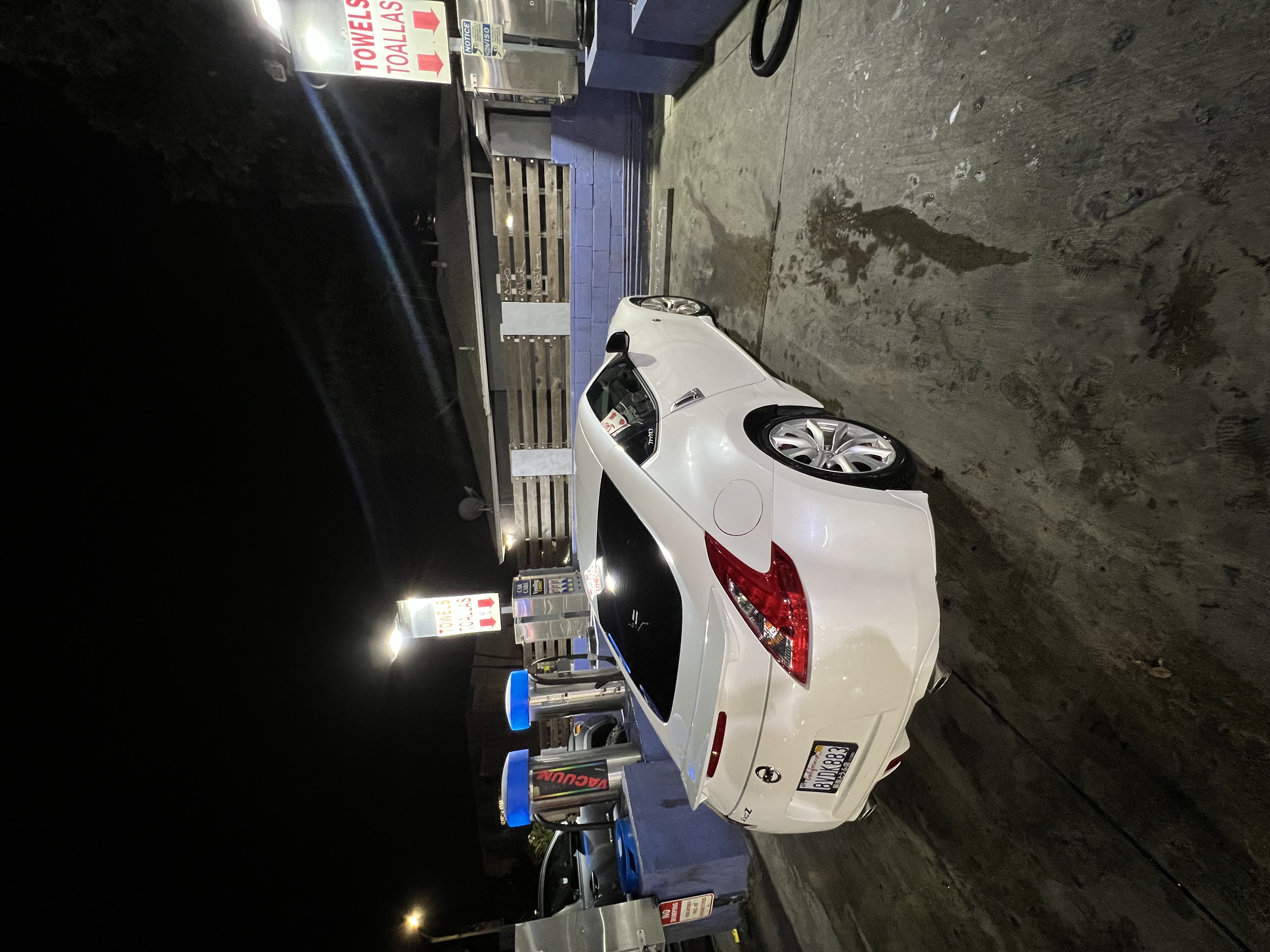 Used 2013 Nissan 370Z Coupe RWD image 4