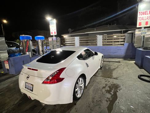 Used 2013 Nissan 370Z Coupe RWD image 4