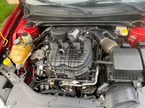 Used 2014 Dodge Avenger SE image 8