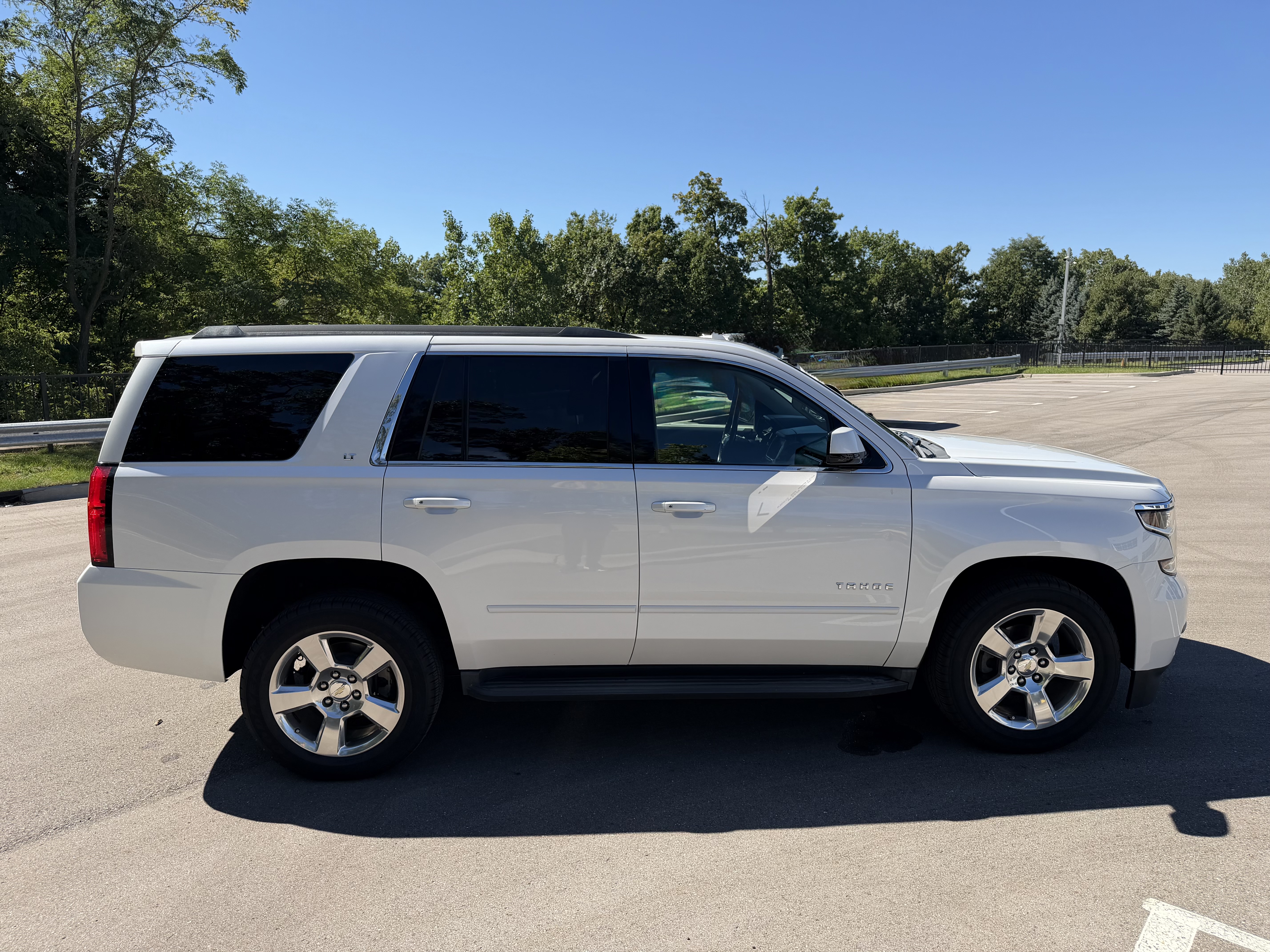 Used 2016 Chevrolet Tahoe LT w/ Luxury Package AWD/4WD image 9
