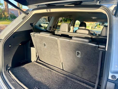 Used 2018 Volkswagen Atlas SE w/ R-Line Package image 6