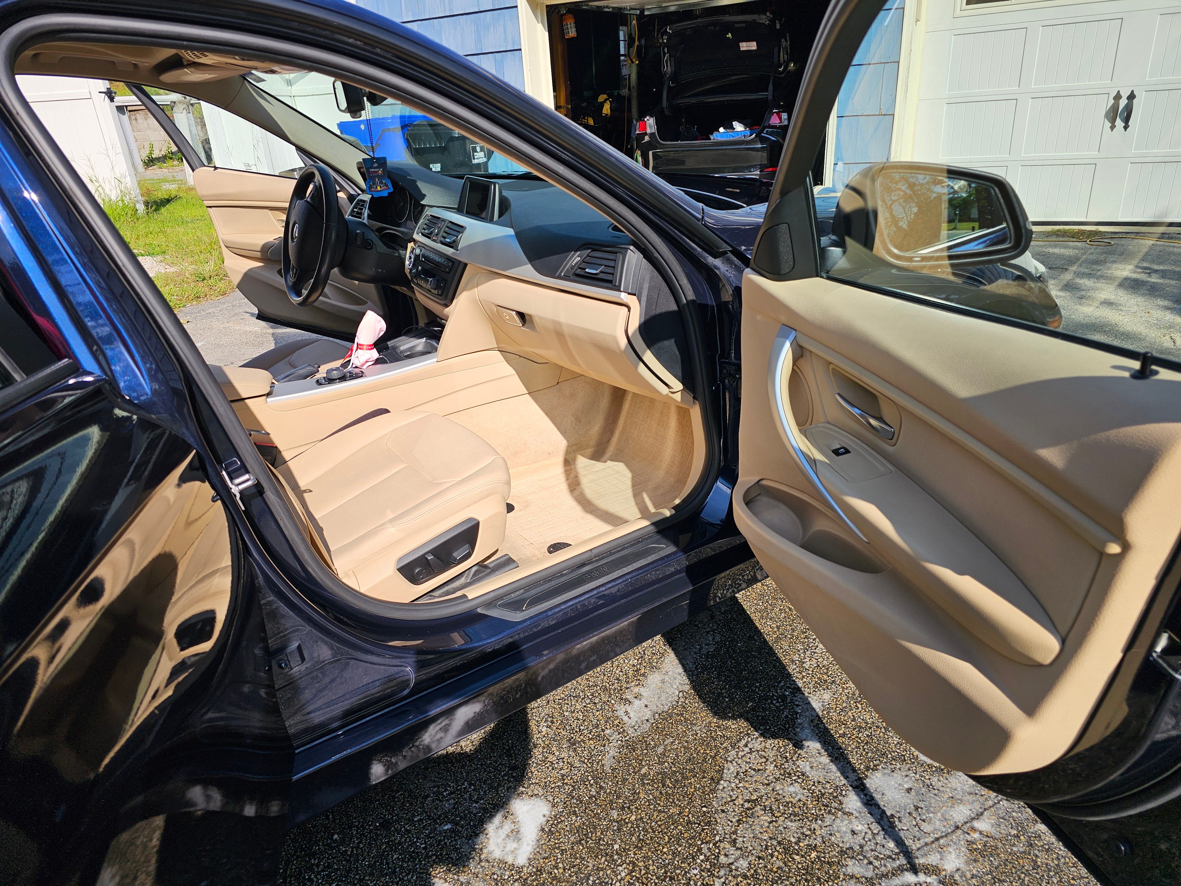 Used 2013 BMW 320i xDrive Sedan AWD/4WD image 15