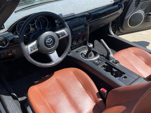 Used 2008 MAZDA MX-5 Miata Grand Touring w/ Premium Pkg RWD image 14