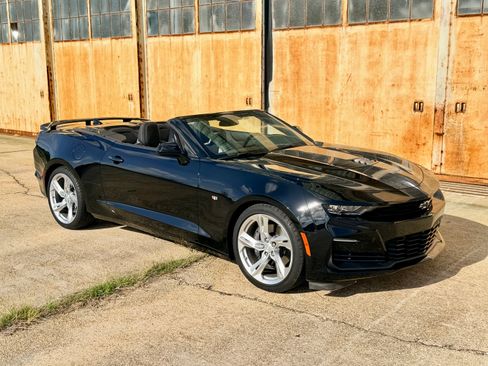 Used 2023 Chevrolet Camaro SS RWD image 1