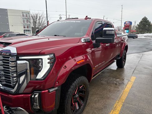 Used 2024 GMC Sierra 2500 Denali w/ Denali Reserve Package image 14