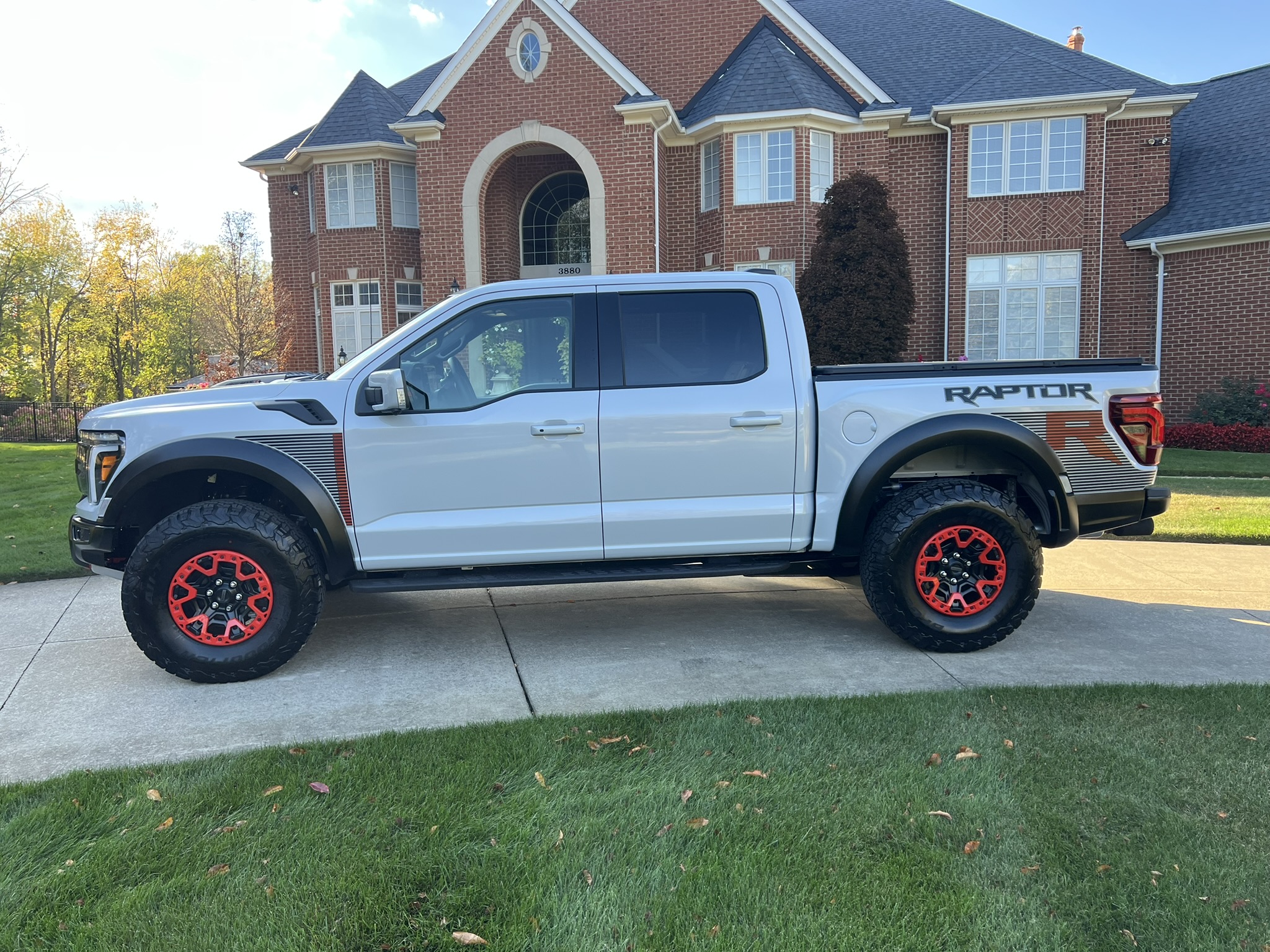 Used 2025 Ford F150 Raptor w/ Equipment Group 803A Raptor R AWD/4WD image 4