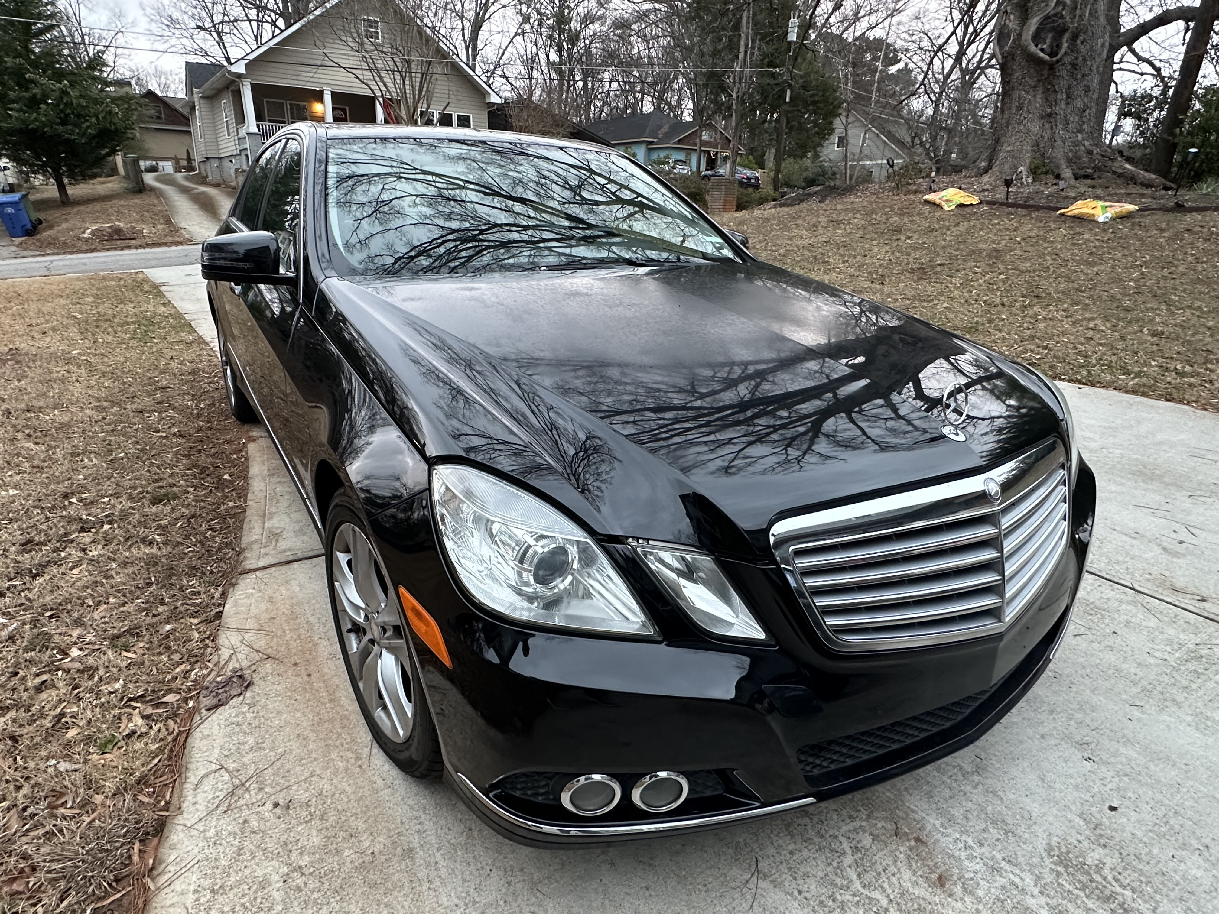 Used 2011 Mercedes-Benz E 350 4MATIC Sedan image 1