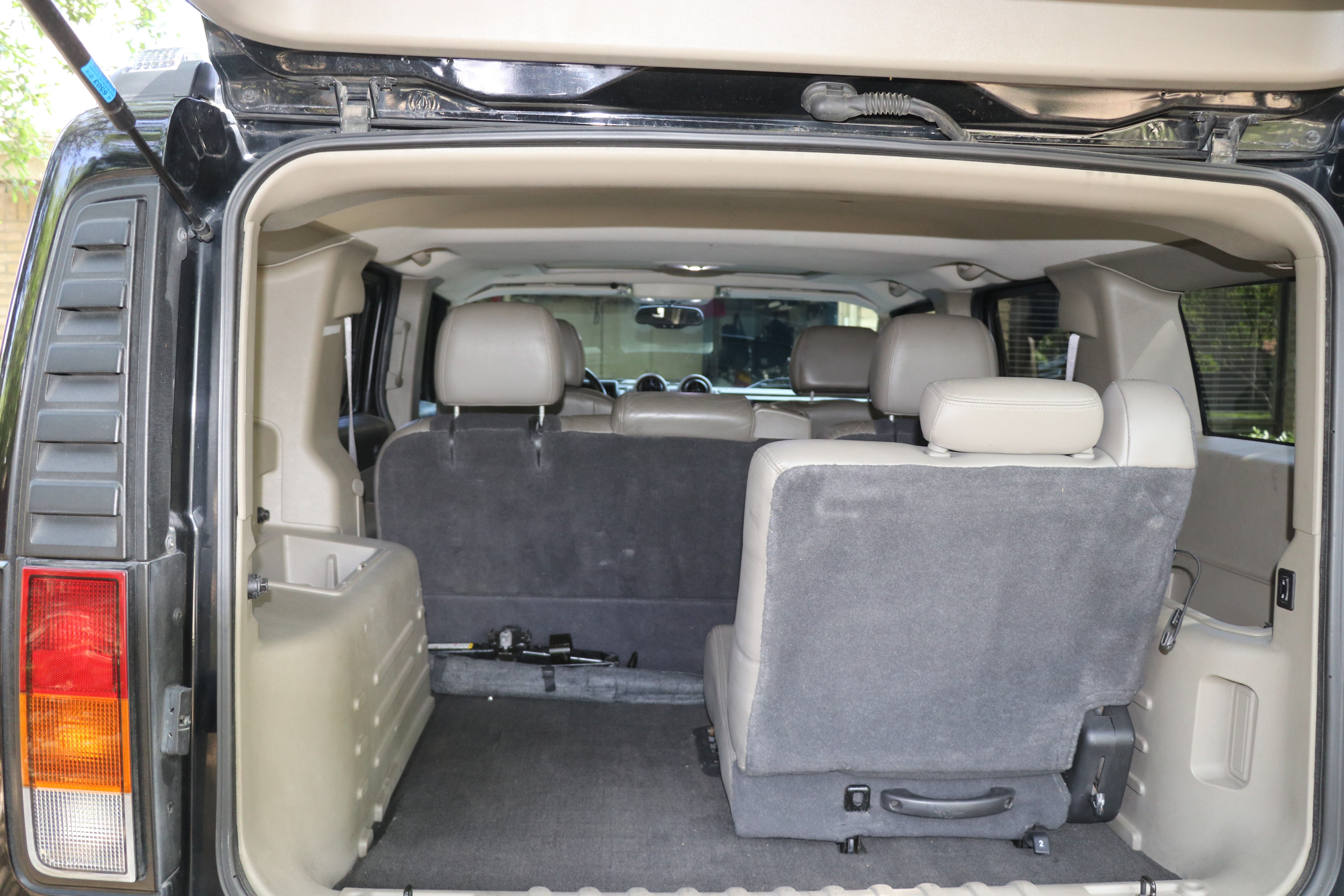Used 2004 HUMMER H2 w/ Preferred Equipment Group AWD/4WD image 14