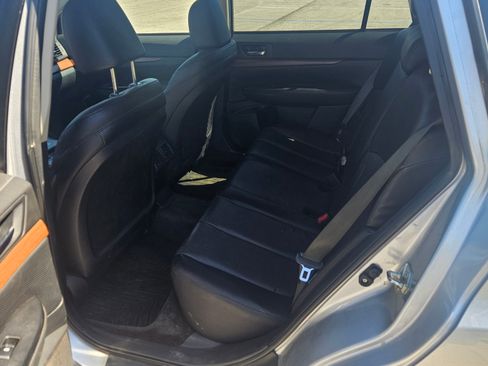 Used 2014 Subaru Outback 2.5i Limited image 9