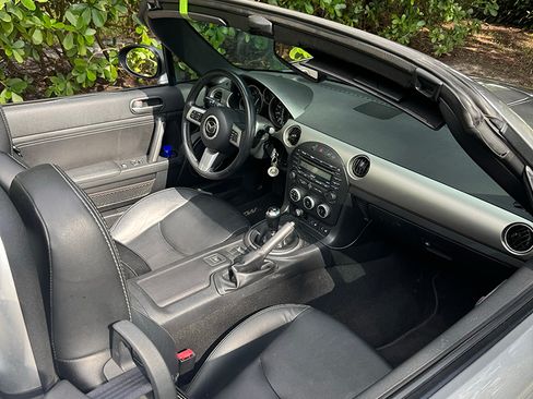 Used 2012 MAZDA MX-5 Miata Grand Touring image 13