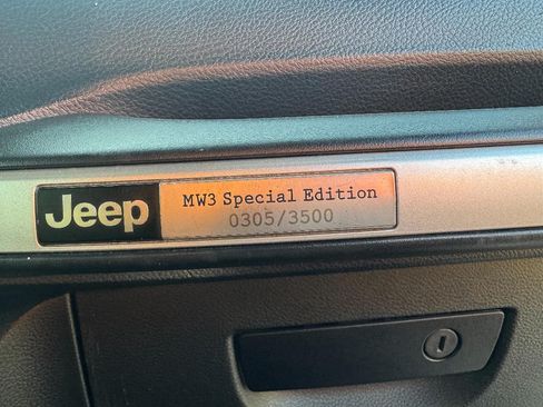 Used 2012 Jeep Wrangler Unlimited Rubicon image 6