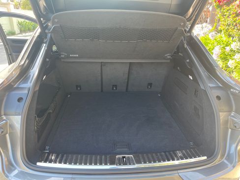 Used 2020 Porsche Cayenne Turbo image 8