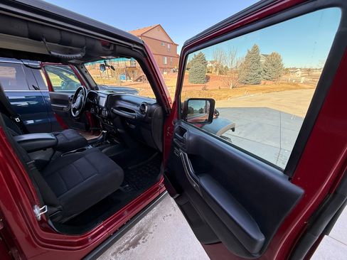 Used 2011 Jeep Wrangler Unlimited Sport image 19