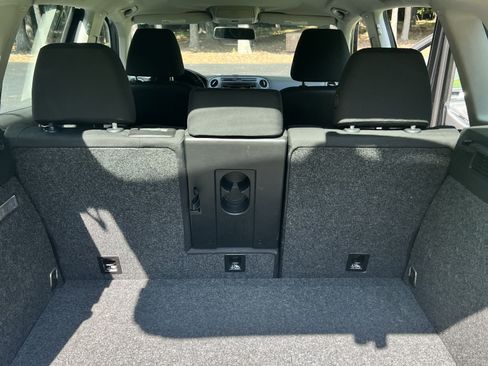 Used 2015 Volkswagen Tiguan S image 11