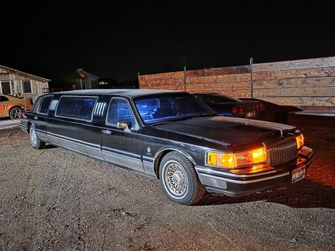 Used 1994 Lincoln Town Car Executive image 6