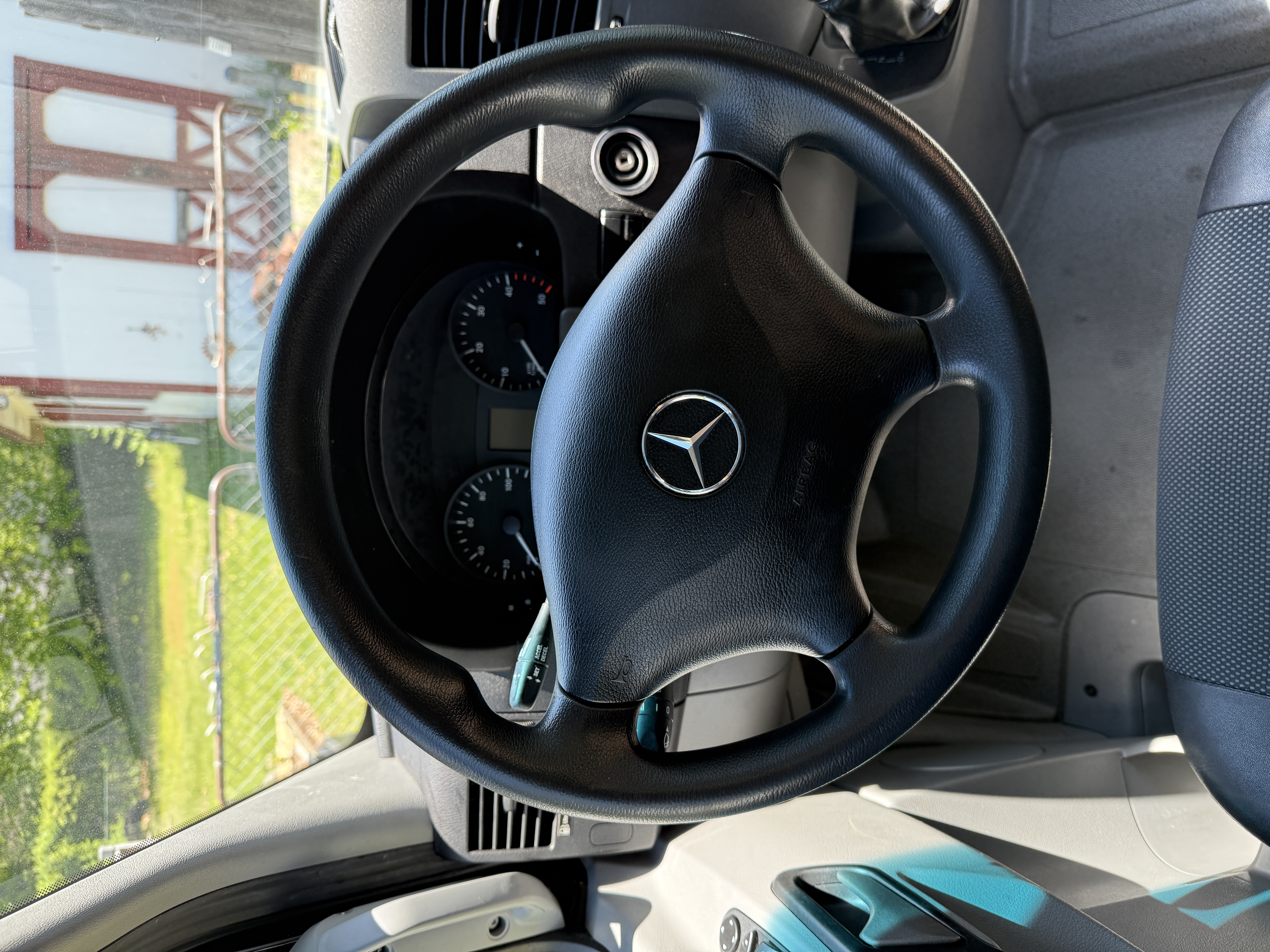 Used 2018 Mercedes-Benz Sprinter 2500 image 9