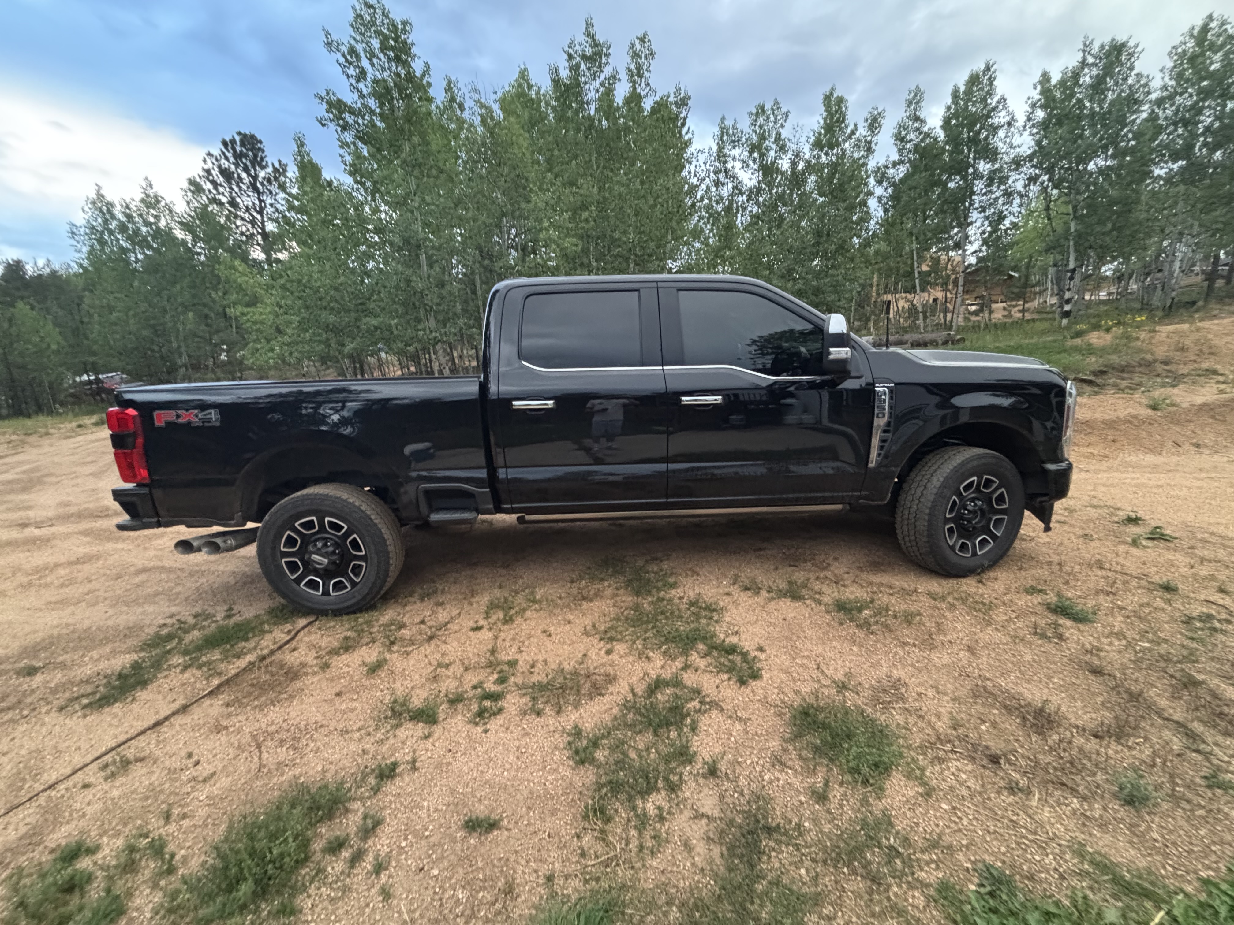 Used 2024 Ford F350 Platinum w/ FX4 Off-Road Package AWD/4WD image 1