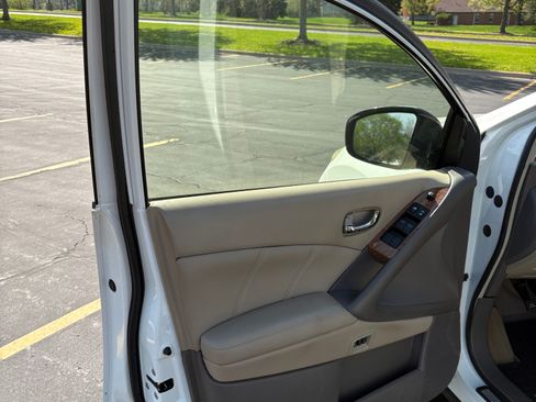 Used 2014 Nissan Murano LE w/ Platinum Edition Package AWD/4WD image 9