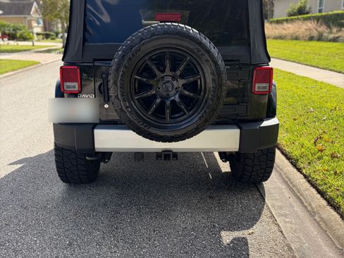 Used 2013 Jeep Wrangler Unlimited Sahara image 16