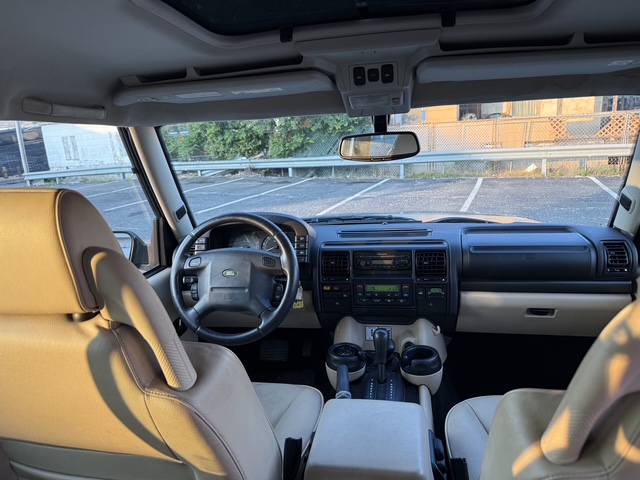 Used 2004 Land Rover Discovery S AWD/4WD image 16