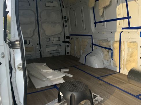 Used 2015 Mercedes-Benz Sprinter 2500 image 6