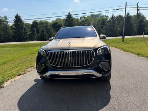 Used 2024 Mercedes-Benz Maybach GLS 600 4MATIC image 4