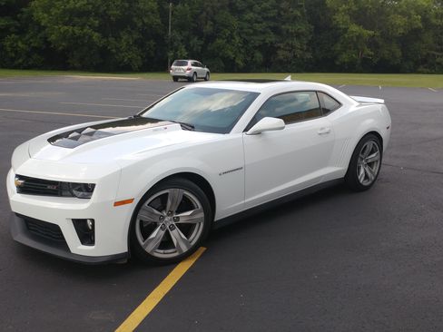 Used 2013 Chevrolet Camaro ZL1 RWD image 2