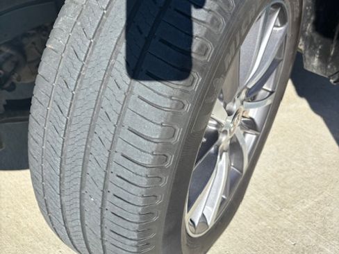 Used 2019 Toyota Highlander XLE image 14