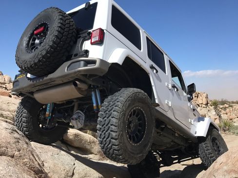 Used 2017 Jeep Wrangler Unlimited Sahara image 11