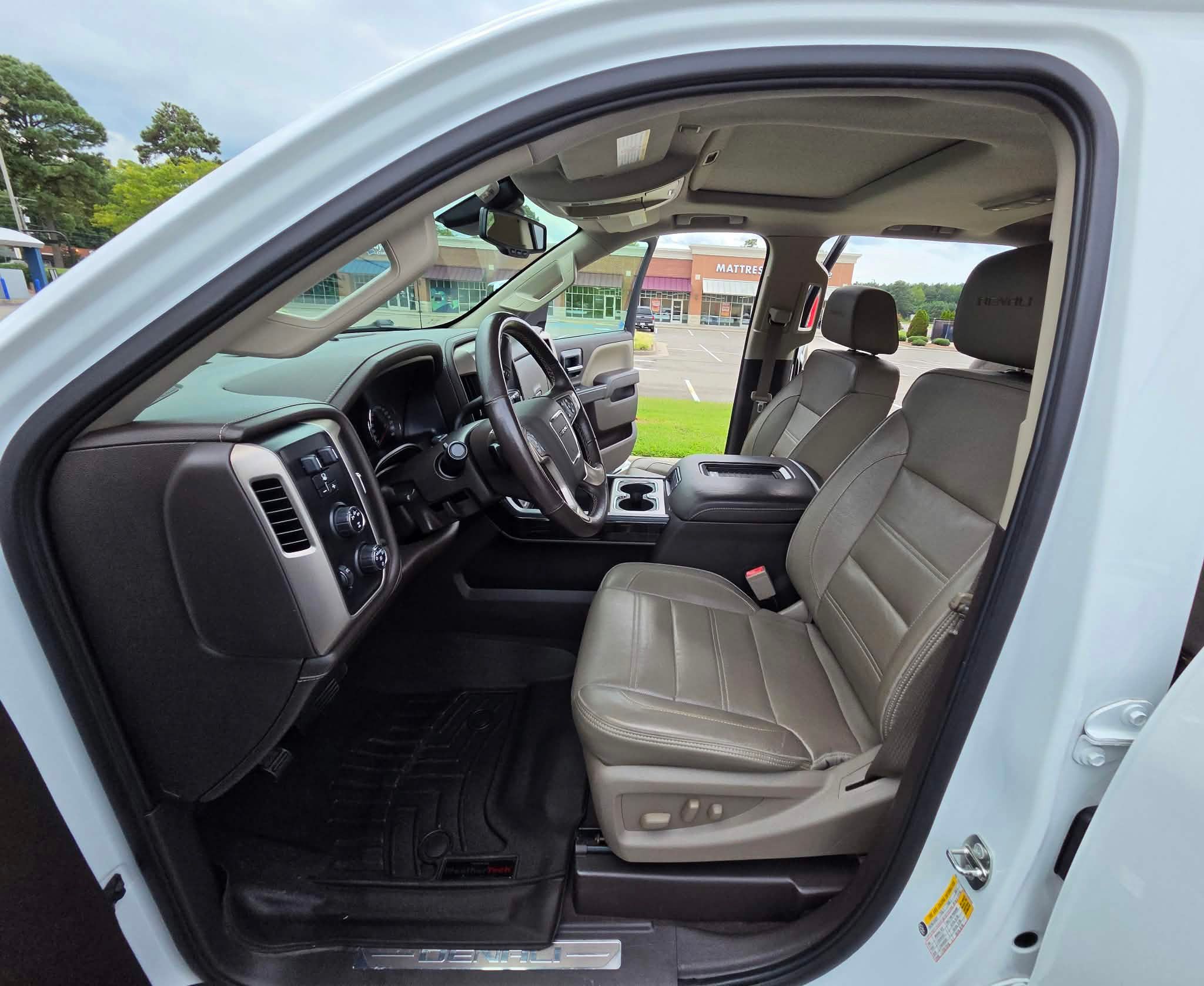 Used 2016 GMC Sierra 2500 Denali w/ Duramax Plus Package AWD/4WD image 11