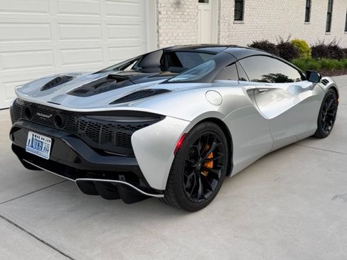 Used 2025 McLaren Artura Spider RWD image 6