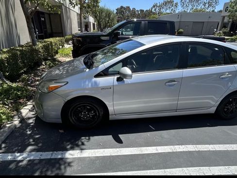 Used 2015 Toyota Prius Two image 1