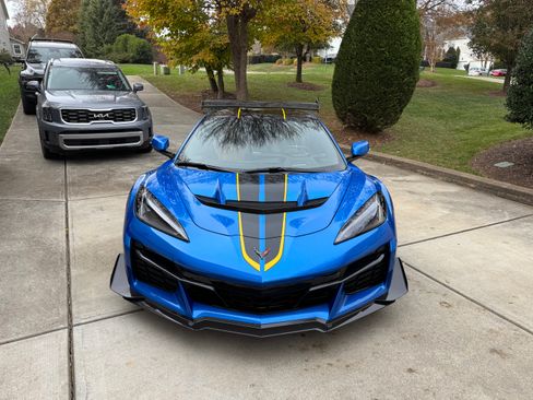 Used 2026 Chevrolet Corvette ZR1 w/ ZR1 Carbon Fiber Aero Package image 9