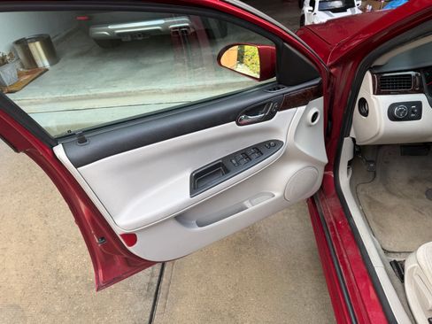 Used 2013 Chevrolet Impala LT image 6