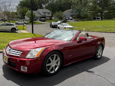 Used 2006 Cadillac XLR RWD image 1