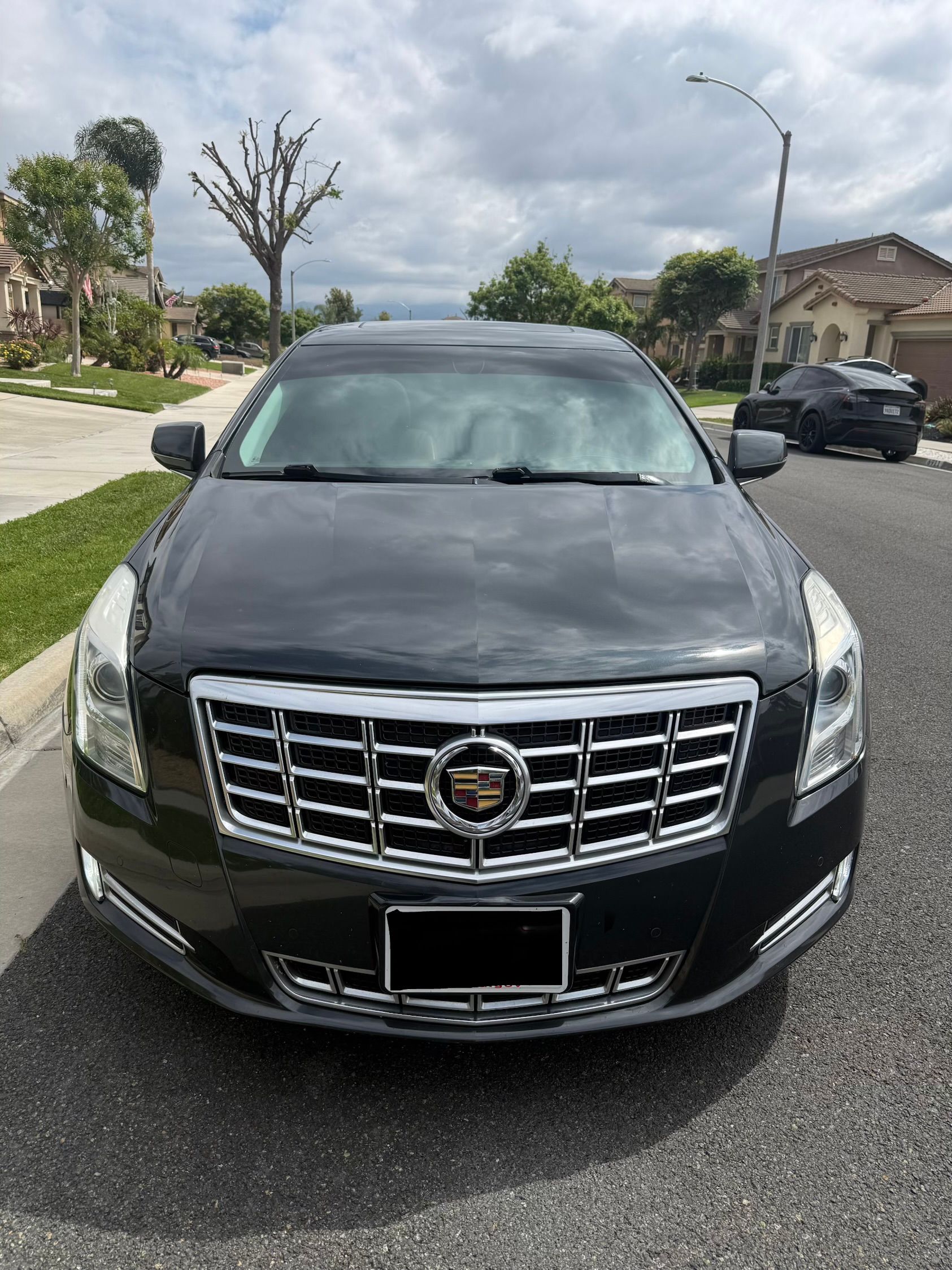 Used 2014 Cadillac XTS Luxury FWD image 2
