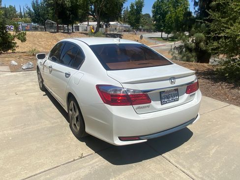 Used 2014 Honda Accord Plug-In Sedan image 9