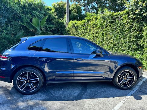 Used 2021 Porsche Macan image 2