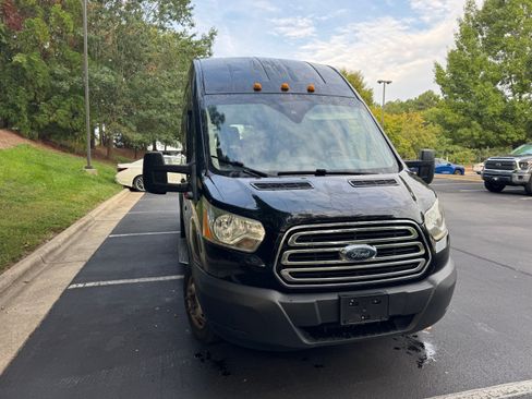 Used 2019 Ford Transit 350 XLT RWD image 2